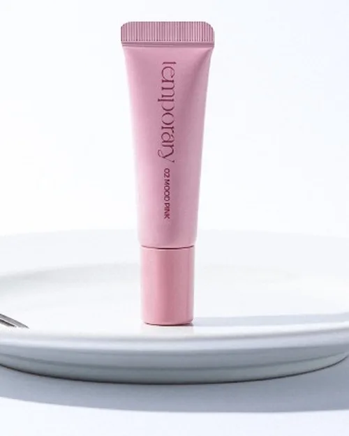 Xiralashgan pardozli lab tinti Temporary Mood Blur, Mood Pink tusi — 10 ml